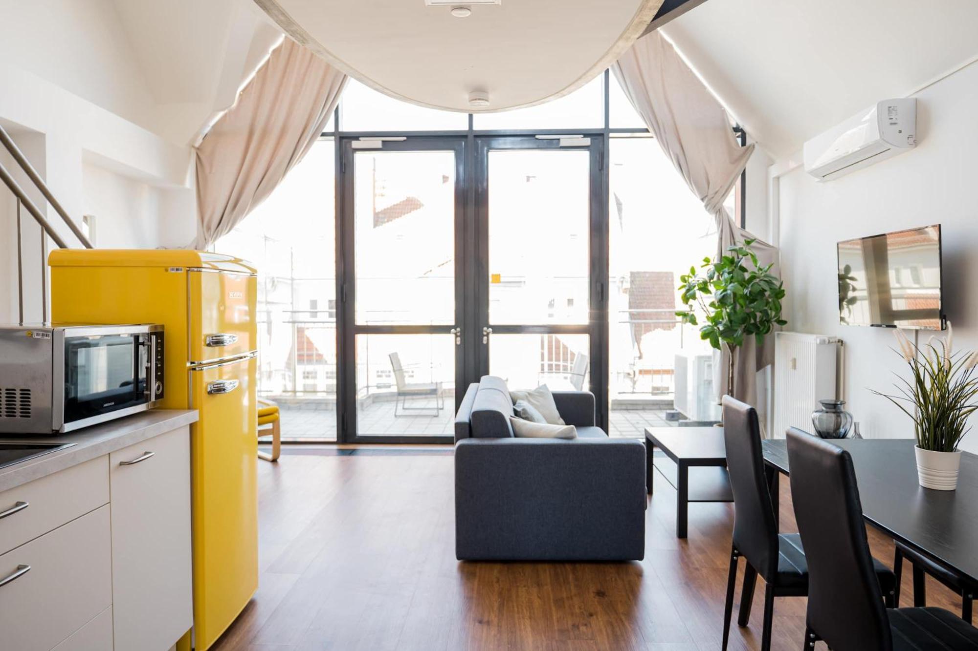 Fantastic Loft With Balcony Apartment Berlin Bagian luar foto