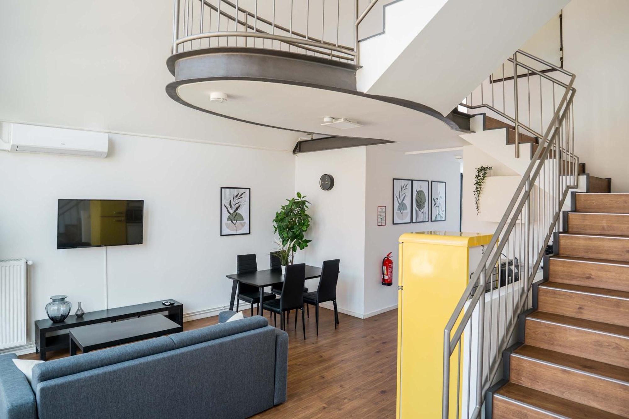 Fantastic Loft With Balcony Apartment Berlin Bagian luar foto